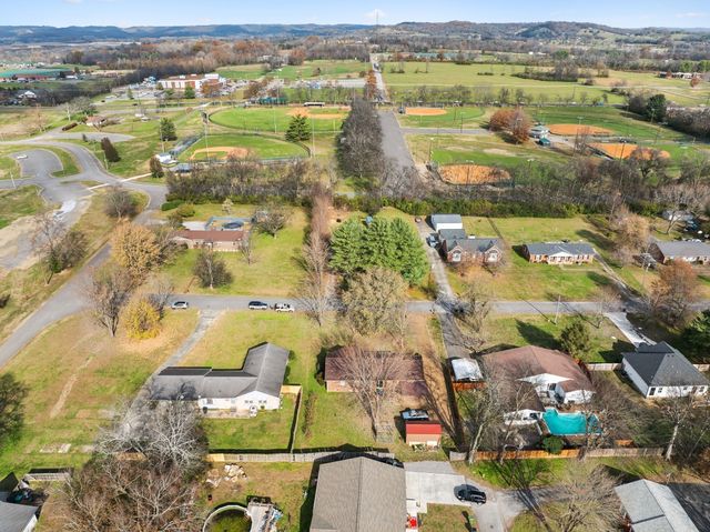 621 Teree Dr, Gallatin, TN 37066