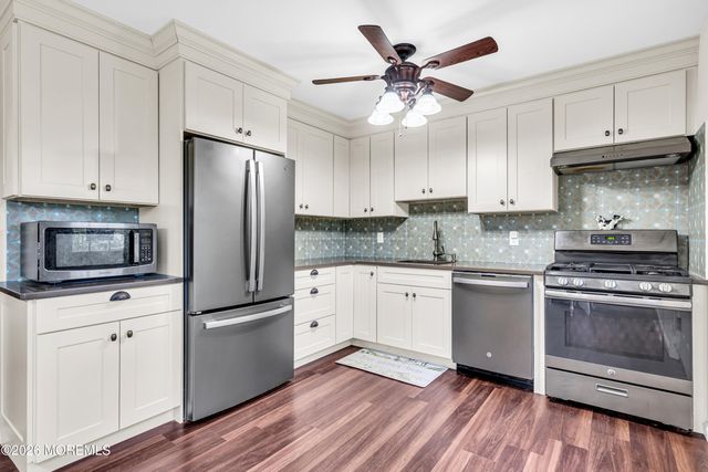 52 Darien Road, Howell, NJ 07731