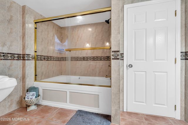 52 Darien Road, Howell, NJ 07731