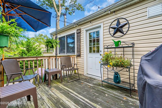 52 Darien Road, Howell, NJ 07731