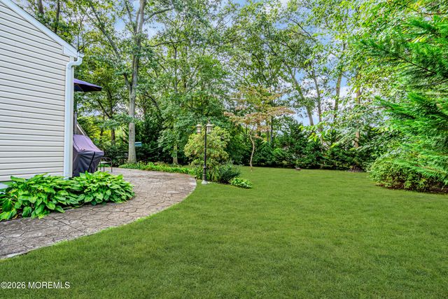 52 Darien Road, Howell, NJ 07731