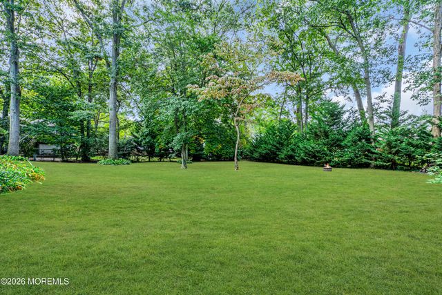 52 Darien Road, Howell, NJ 07731