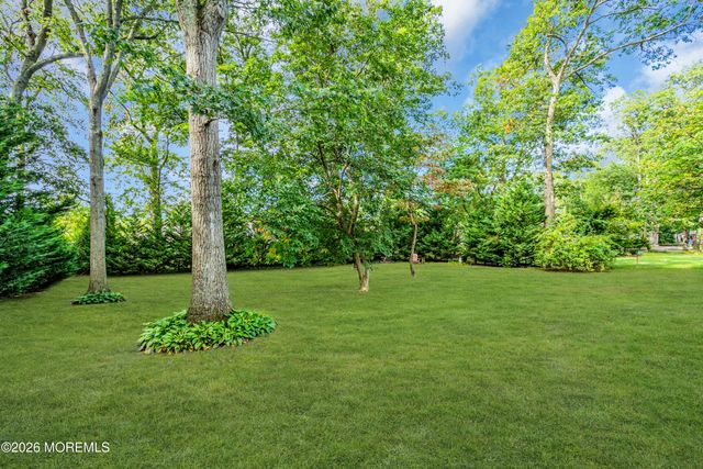 52 Darien Road, Howell, NJ 07731