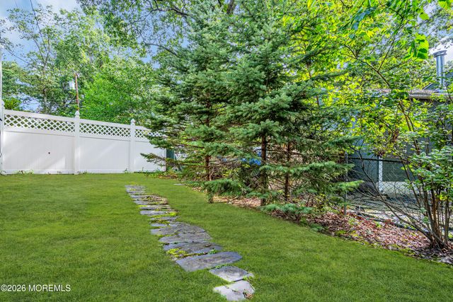 52 Darien Road, Howell, NJ 07731