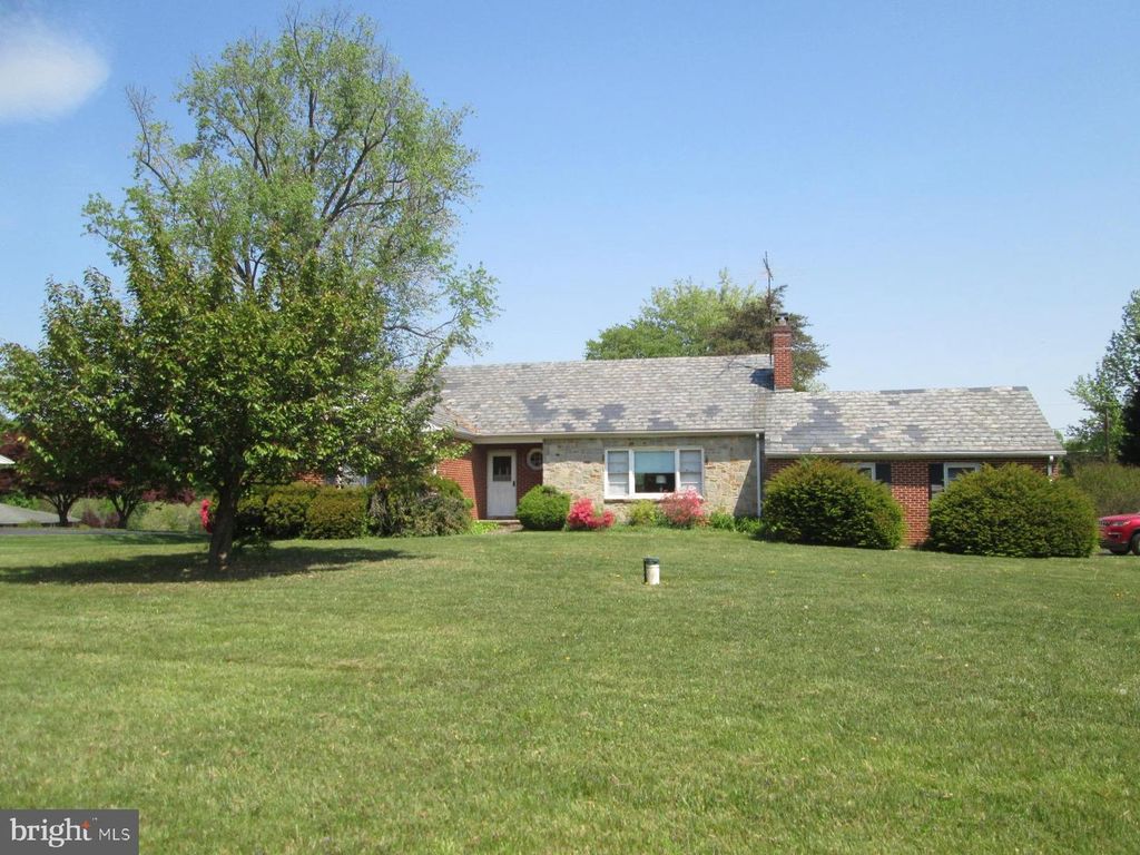 Image 1 of property listing at 7006 RUXFORD DR, Kingsville, MD 21087