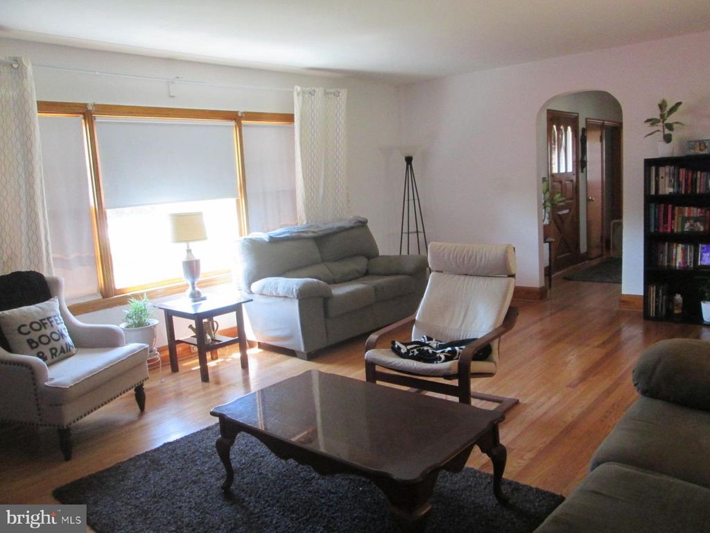 Image 14 of property listing at 7006 RUXFORD DR, Kingsville, MD 21087