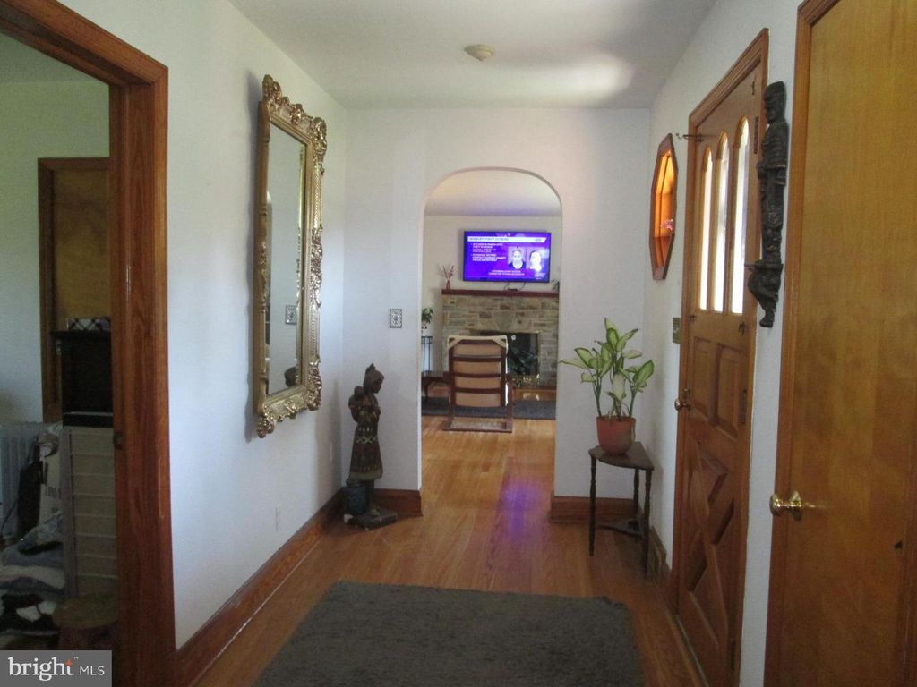 Image 18 of property listing at 7006 RUXFORD DR, Kingsville, MD 21087