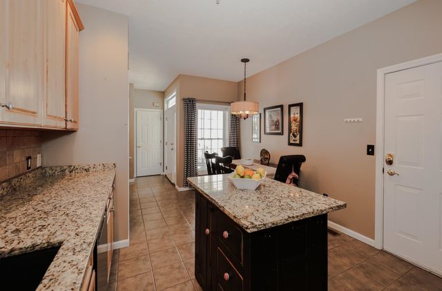 34 Mammoth Rd Unit 27, Hooksett, NH 03106