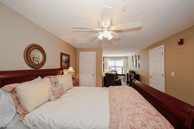 34 Mammoth Rd Unit 27, Hooksett, NH 03106