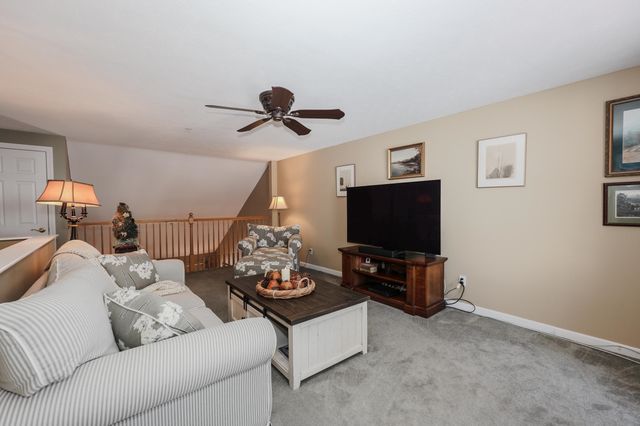 34 Mammoth Rd Unit 27, Hooksett, NH 03106