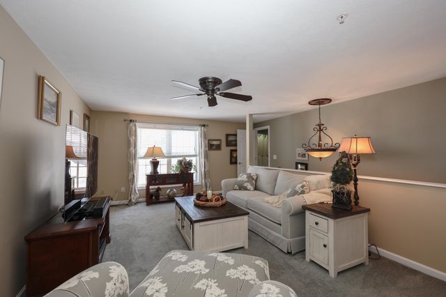 34 Mammoth Rd Unit 27, Hooksett, NH 03106