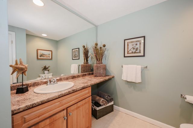 34 Mammoth Rd Unit 27, Hooksett, NH 03106