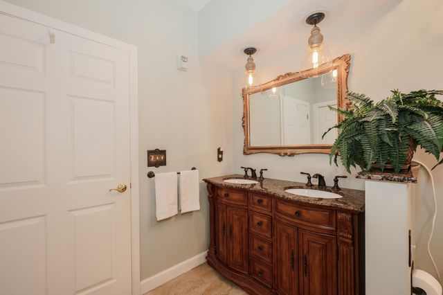 34 Mammoth Rd Unit 27, Hooksett, NH 03106