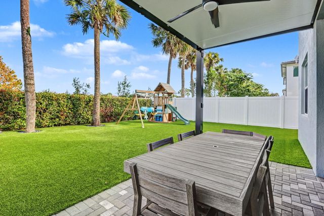 1595 Verawood Lane, Delray Beach, FL 33445