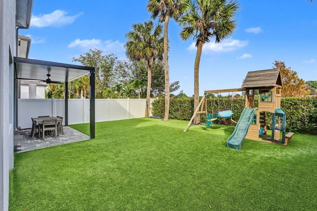 1595 Verawood Lane, Delray Beach, FL 33445