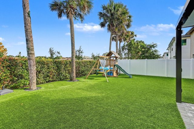 1595 Verawood Lane, Delray Beach, FL 33445