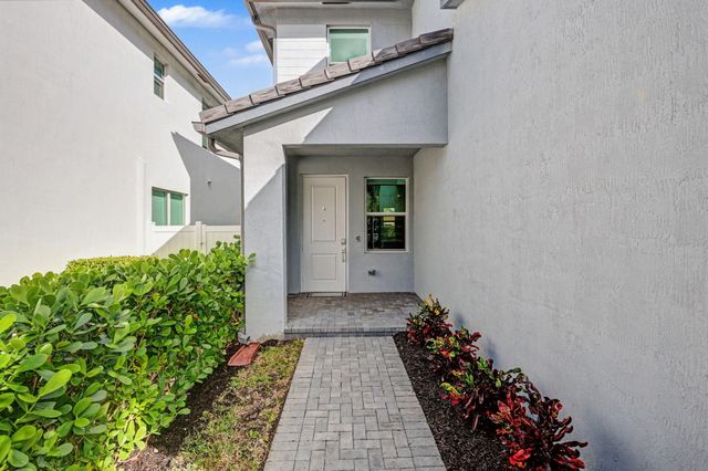 1595 Verawood Lane, Delray Beach, FL 33445