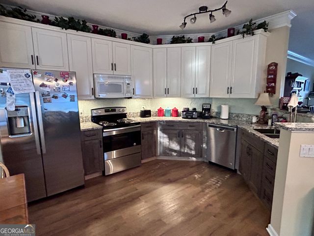 1018 Pinehurst Drive, Peachtree City, GA 30269