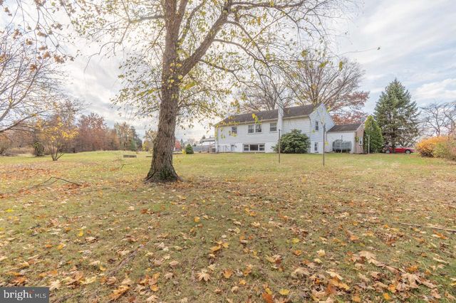 2667 BIG RD, Zieglerville, PA 19492