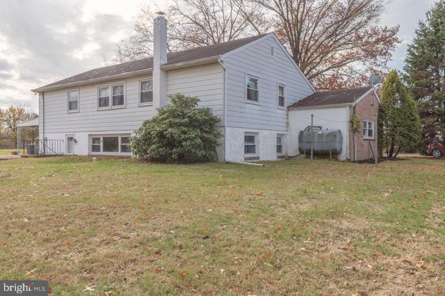 2667 BIG RD, Zieglerville, PA 19492