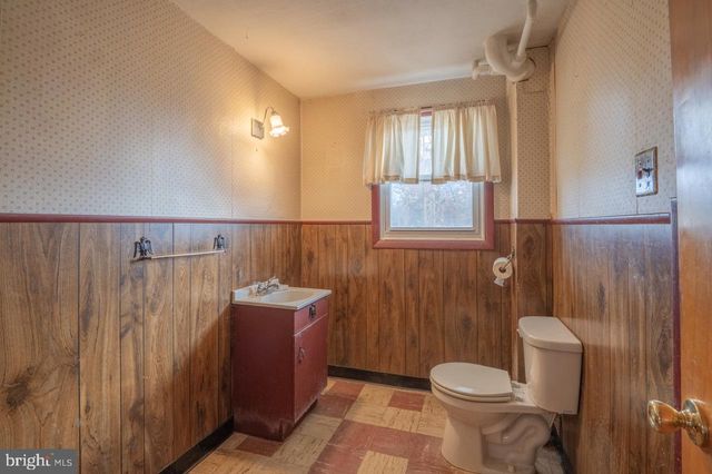 2667 BIG RD, Zieglerville, PA 19492