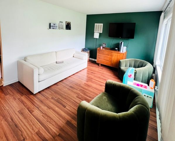 8605 Leclaire Avenue, Burbank, IL 60459