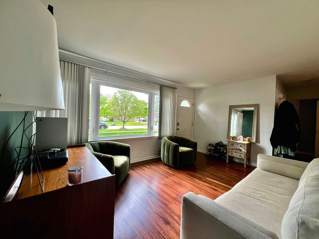 8605 Leclaire Avenue, Burbank, IL 60459