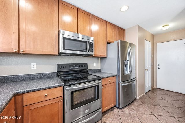 9515 W MONTE VISTA Road, Phoenix, AZ 85037