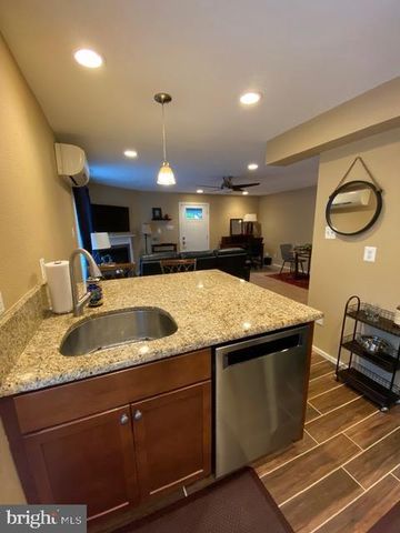 8613 BRANDT PL, Bethesda, MD 20814