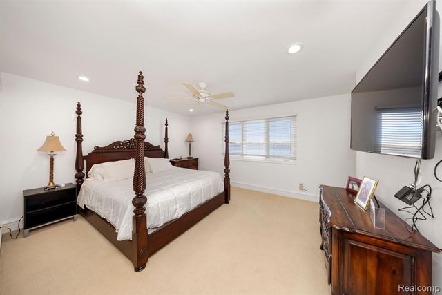 4326 Commerce Road, Orchard Lake, MI 48324