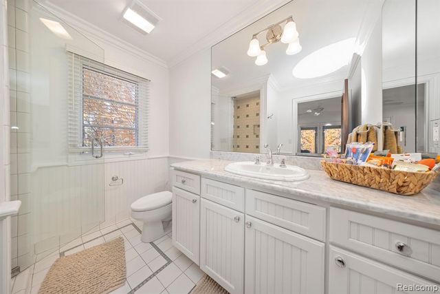4326 Commerce Road, Orchard Lake, MI 48324