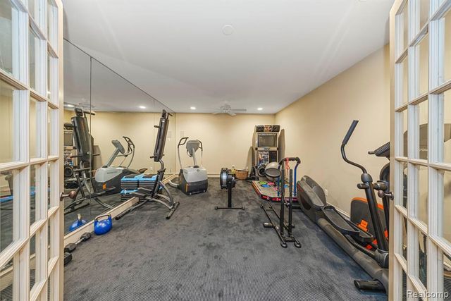 4326 Commerce Road, Orchard Lake, MI 48324