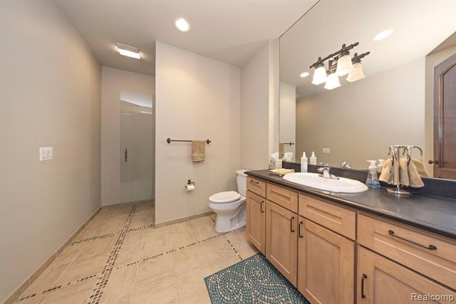 4326 Commerce Road, Orchard Lake, MI 48324