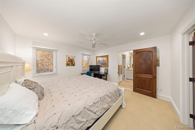 4326 Commerce Road, Orchard Lake, MI 48324