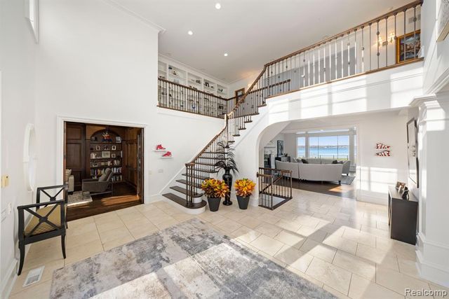4326 Commerce Road, Orchard Lake, MI 48324