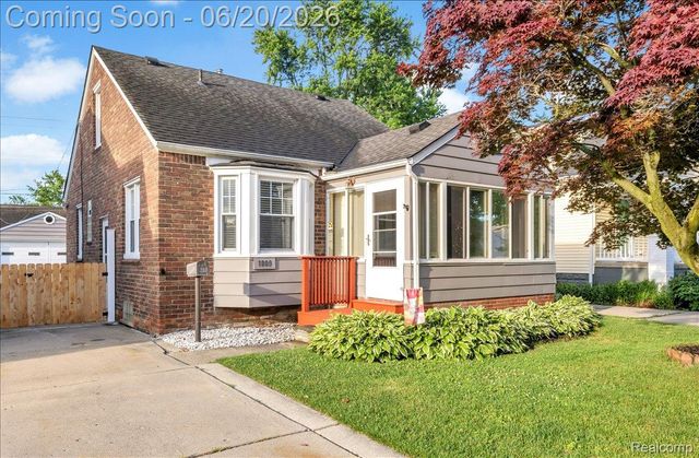 1009 Harvard Road, Berkley, MI 48072