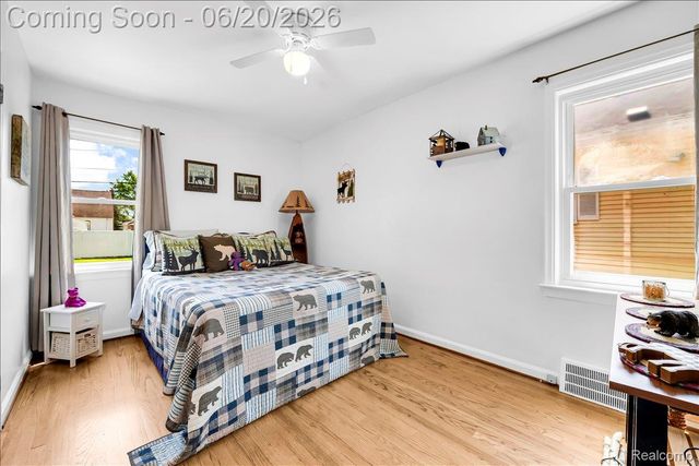 1009 Harvard Road, Berkley, MI 48072