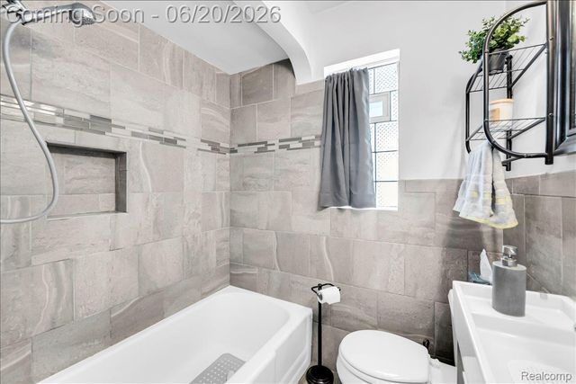 1009 Harvard Road, Berkley, MI 48072