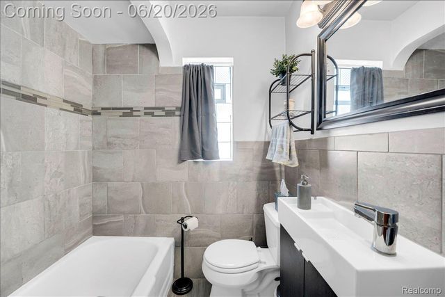 1009 Harvard Road, Berkley, MI 48072
