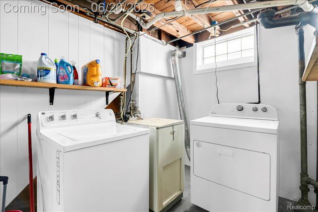 1009 Harvard Road, Berkley, MI 48072