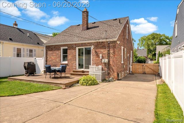 1009 Harvard Road, Berkley, MI 48072