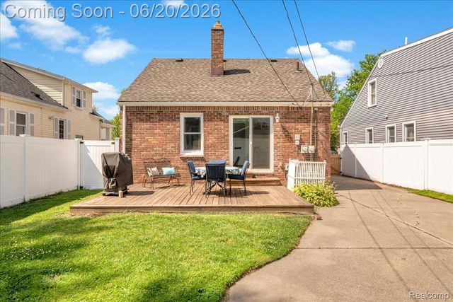 1009 Harvard Road, Berkley, MI 48072