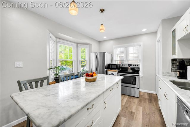 1009 Harvard Road, Berkley, MI 48072