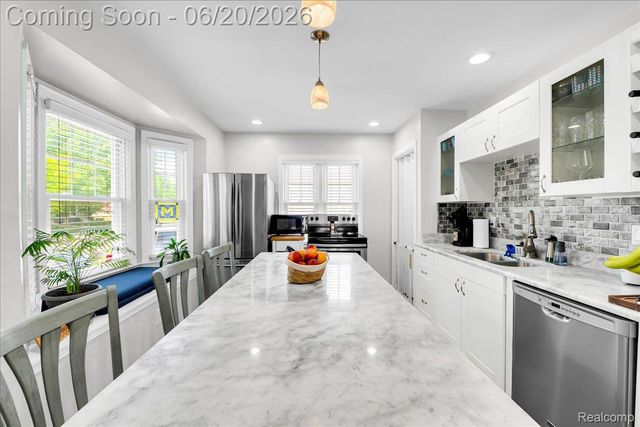 1009 Harvard Road, Berkley, MI 48072
