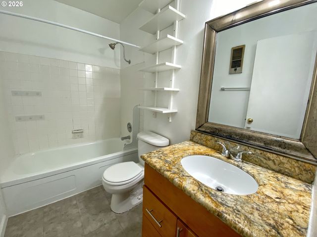 2230 Ne 15TH Ave, Portland, OR 97212