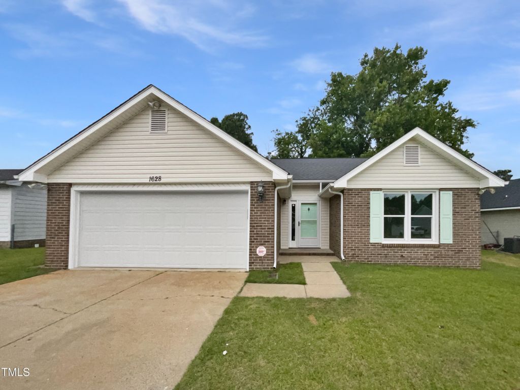 1628 Winnabow Drive, Fayetteville, NC 28304