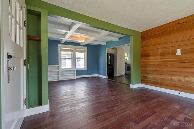 7300 Plainfield Road, Deer Park, OH 45236