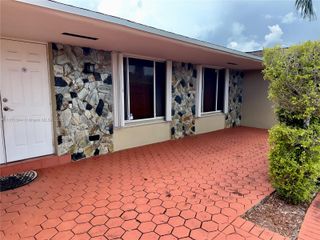 1890 NE 211th Ter, Miami, FL 33179
