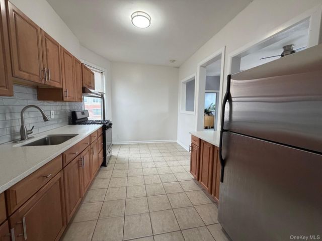 6 Parsons Street 3R, Harrison, NY 10528