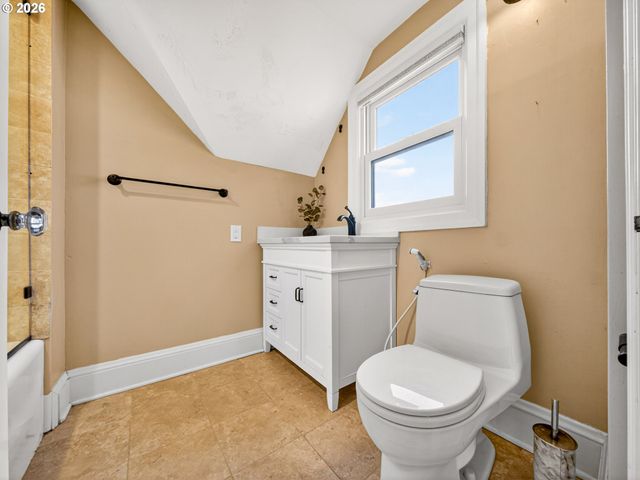 294 Nw MACLEAY Blvd, Portland, OR 97210